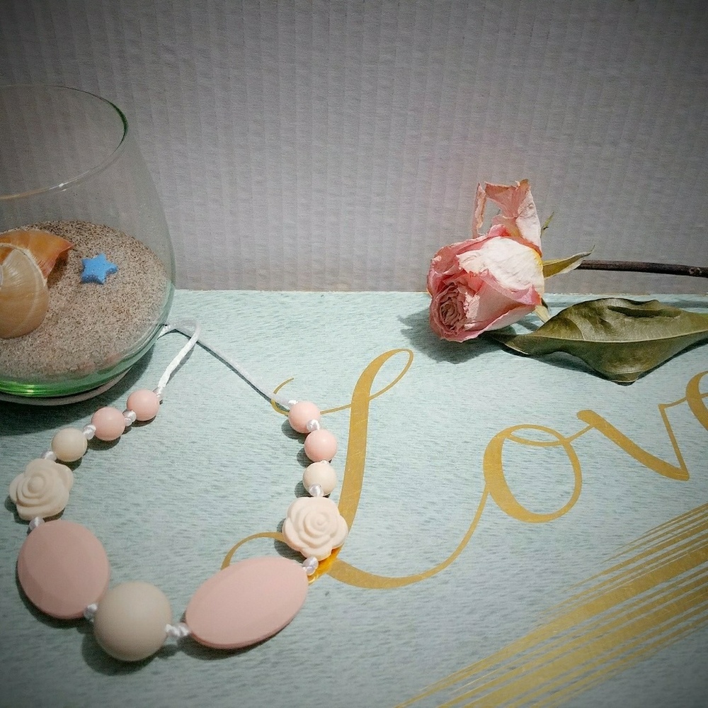 Silicone Breastfeeding/Teething Necklace